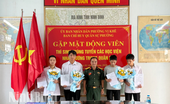 Ban CHQS phường Vị Kh&ecirc; gặp mặt động vi&ecirc;n thanh ni&ecirc;n tr&uacute;ng tuyển c&aacute;c trường Qu&acirc;n đội
