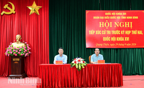 Đo&agrave;n đại biểu Quốc hội tỉnh tiếp x&uacute;c cử tri x&atilde; Quang Thiện trước Kỳ họp thứ 2 Quốc hội kh&oacute;a XVI