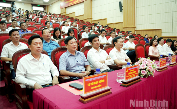 Ban Thường vụ Đảng ủy c&aacute;c cơ quan Đảng tỉnh tổ chức hội nghị cập nhật kiến thức mới năm 2026