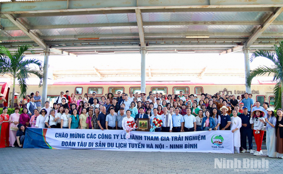 Chương tr&igrave;nh trải nghiệm Chuyến t&agrave;u du lịch H&agrave; Nội - Ninh B&igrave;nh &ldquo;Kết nối miền Di sản&rdquo;