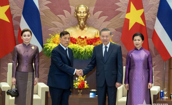 Tổng B&iacute; thư, Chủ tịch nước T&ocirc; L&acirc;m hội đ&agrave;m với Nh&agrave; vua Th&aacute;i Lan