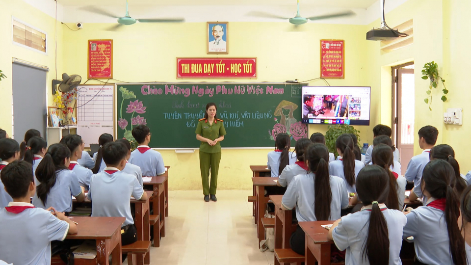 Đẩy mạnh tuy&ecirc;n truyền, v&acirc;n động giao nộp vũ kh&iacute;, vật liệu nổ, c&ocirc;ng cụ hỗ trợ v&agrave; ph&aacute;o