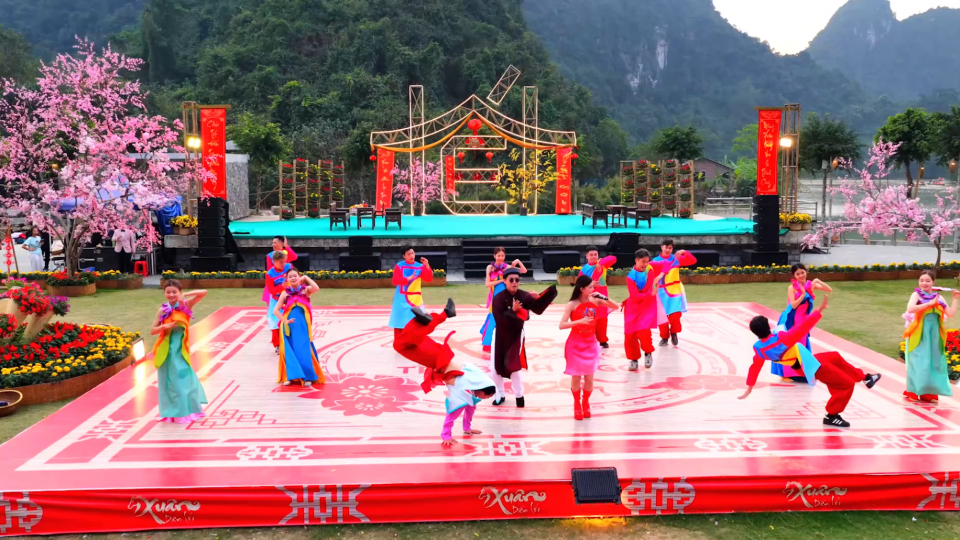 Đổi mới s&aacute;ng tạo để th&uacute;c đẩy c&ocirc;ng nghiệp văn h&oacute;a ph&aacute;t triển