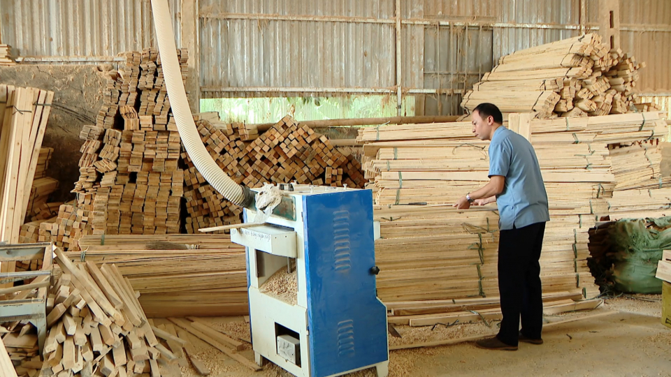 G&igrave;n giữ v&agrave; ph&aacute;t huy nghề mộc Quỳnh Phong