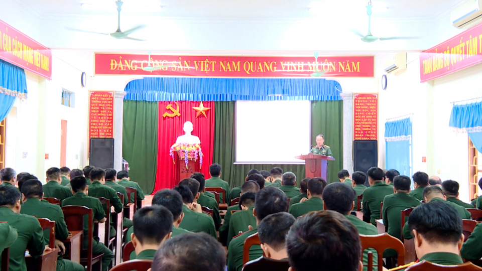Bồi dưỡng kiến thức quốc ph&ograve;ng v&agrave; an ninh cho c&aacute;n bộ đối tương 3