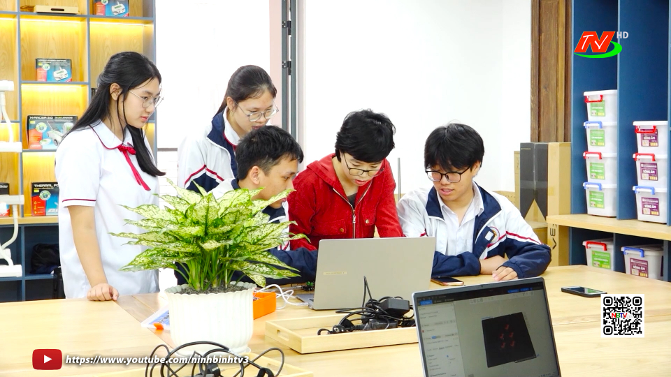 Kh&ocirc;ng kh&iacute; thi đua dạy tốt, học tốt đầu năm học mới