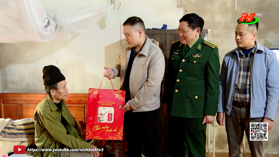 Thăm, tặng qu&agrave; cho hội vi&ecirc;n CCB c&oacute; ho&agrave;n cảnh kh&oacute; khăn dịp Tết