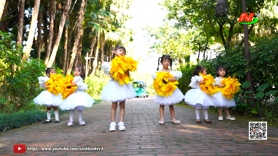 Tuổi thơ ng&acirc;n vang