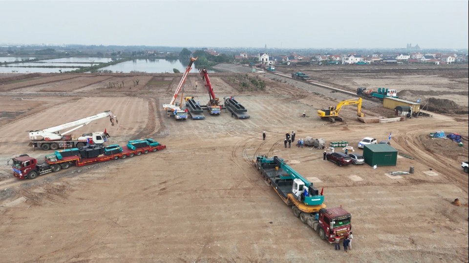 Ph&aacute;t triển đồng bộ hệ thống giao th&ocirc;ng phục vụ ph&aacute;t triển kinh tế, x&atilde; hội