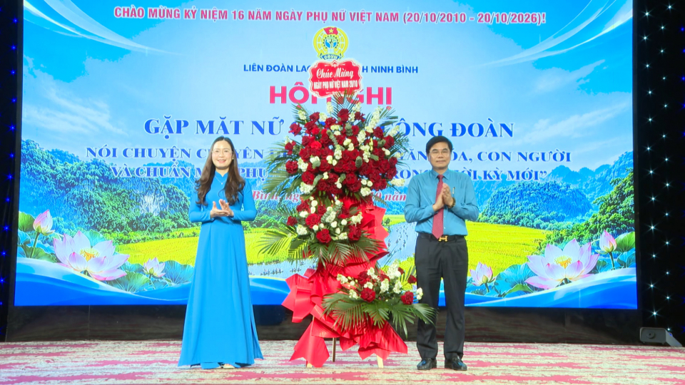 Ph&aacute;t huy vai tr&ograve; nữ c&aacute;n bộ c&ocirc;ng đo&agrave;n trong thời kỳ mới