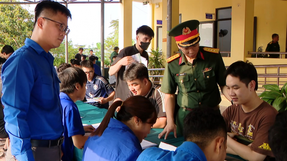 Những l&aacute; đơn t&igrave;nh nguyện nhập ngũ