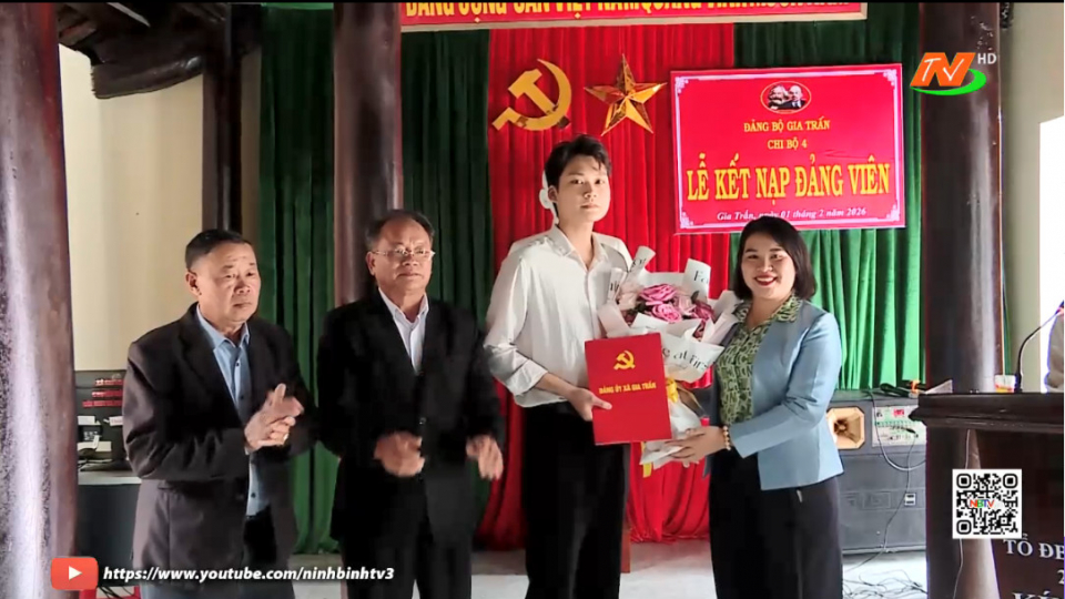 Đẩy mạnh kết nạp Đảng ngay từ đầu năm