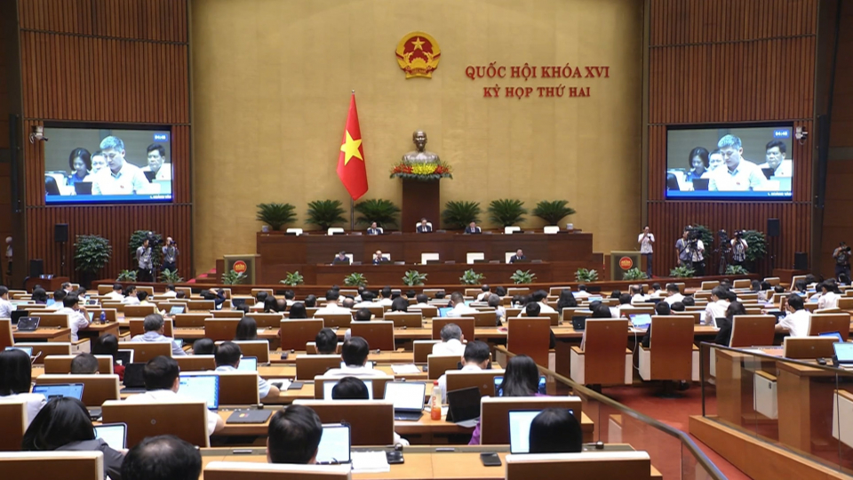 Quốc hội thảo luận tại hội trường về một số dự &aacute;n Luật - 28/10/2026
