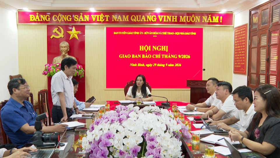 Hội nghị giao ban b&aacute;o ch&iacute; th&aacute;ng 9
