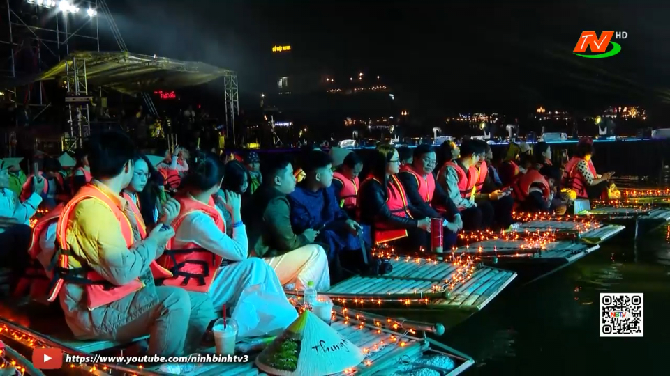 Du lịch Ninh B&igrave;nh bứt ph&aacute; ấn tượng