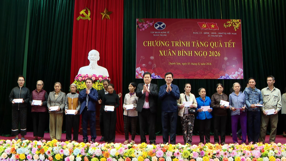 Tặng qu&agrave; Tết Nguy&ecirc;n đ&aacute;n B&iacute;nh Ngọ 2026 - 5/2/2026