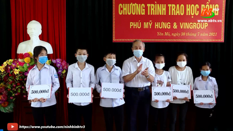 149 Học sinh ngh&egrave;o vượt kh&oacute; được nhận học bổng
