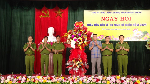C&aacute;c địa phương kỷ niệm 80 năm Ng&agrave;y truyền thống C&ocirc;ng an nh&acirc;n d&acirc;n; 20 năm Ng&agrave;y hội to&agrave;n d&acirc;n bảo vệ an ninh Tổ quốc