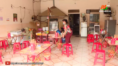 Người d&acirc;n phấn khởi khi nhiều hoạt động được mở cửa trở lại