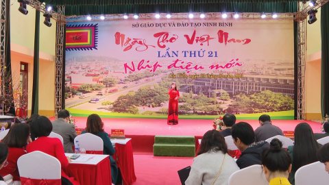 Sở Gi&aacute;o dục v&agrave; đ&agrave;o tạo Ninh B&igrave;nh tổ chức ng&agrave;y Thơ Việt Nam