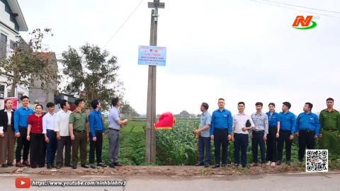 Kh&aacute;nh th&agrave;nh c&ocirc;ng tr&igrave;nh "Thắp s&aacute;ng đường qu&ecirc;"