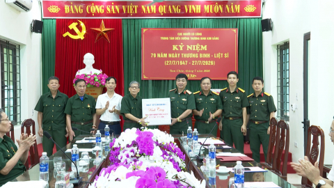 Bộ Tư lệnh Qu&acirc;n khu 3 thăm, tặng qu&agrave; Trung t&acirc;m Điều dưỡng thương binh Kim Bảng