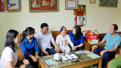 Ph&aacute;t huy truyền thống c&aacute;ch mạng tr&ecirc;n qu&ecirc; hương Gia Phong anh h&ugrave;ng  