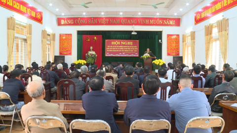 Tiếp x&uacute;c giữa cử tri với người ứng cử đại biểu Quốc hội kho&aacute; XVI tại phường Vị Kh&ecirc;
