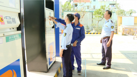 T&aacute;c động từ ch&iacute;nh s&aacute;ch b&igrave;nh ổn thị trường xăng dầu