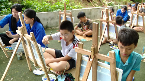 Lớp vẽ miễn ph&iacute; &yacute; nghĩa cho trẻ