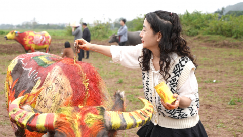 Hội thi trang tr&iacute; tr&acirc;u trong Lễ hội Tịch điền