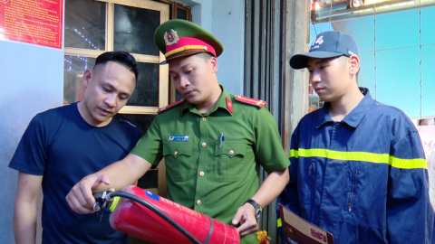 Ph&ograve;ng ch&aacute;y, chữa ch&aacute;y tại c&aacute;c l&agrave;ng nghề trong m&ugrave;a nắng n&oacute;ng