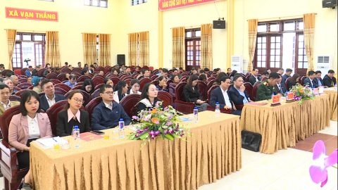 Tiếp x&uacute;c giữa cử tri với người ứng cử đại biểu Quốc hội, đại biểu HĐND tỉnh kh&oacute;a XVI tại x&atilde; Vạn Thắng