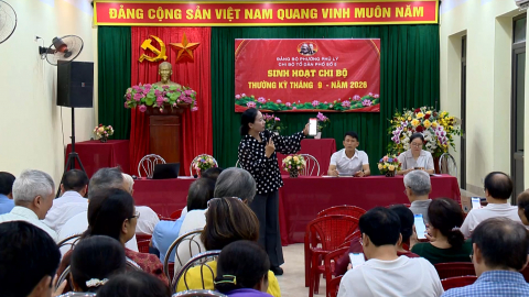 N&acirc;ng cao chất lượng sinh hoạt từ Sổ tay đảng vi&ecirc;n điện tử