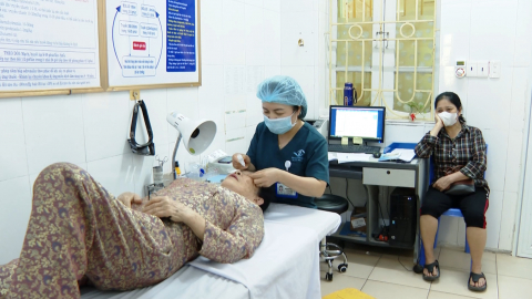 Bảo vệ đ&ocirc;i mắt mỗi ng&agrave;y