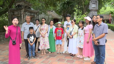 Thi đua y&ecirc;u nước - Động lực ph&aacute;t triển du lịch