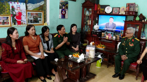 Vang m&atilde;i bản anh h&ugrave;ng ca chiến thắng