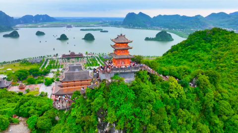 Ch&uacute; trọng chuyển đổi xanh trong du lịch