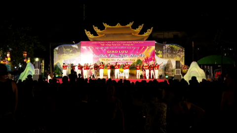 Giao lưu văn h&oacute;a, văn nghệ, d&acirc;n vũ