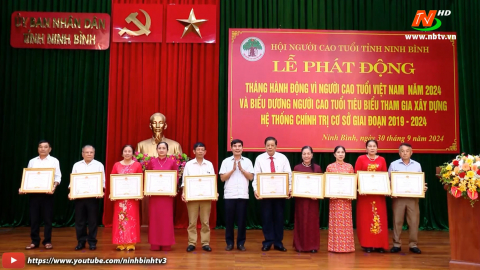 Người cao tuổi tận tụy với c&ocirc;ng t&aacute;c x&atilde; hội