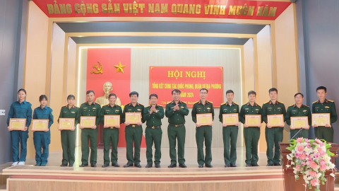 Y&ecirc;n Kh&aacute;nh triển khai c&ocirc;ng t&aacute;c quốc ph&ograve;ng, qu&acirc;n sự địa phương năm 2025