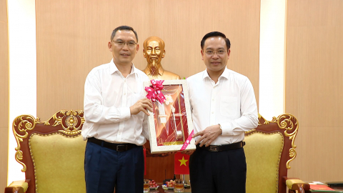 L&atilde;nh đạo UBND tỉnh tiếp x&atilde; giao đo&agrave;n c&ocirc;ng t&aacute;c Bộ C&ocirc;ng nghệ v&agrave; Truyền th&ocirc;ng L&agrave;o