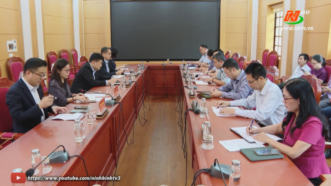 Đo&agrave;n c&ocirc;ng t&aacute;c của Đại sứ qu&aacute;n H&agrave;n Quốc l&agrave;m việc tại Ninh B&igrave;nh