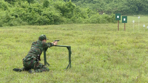 Động vi&ecirc;n đo&agrave;n tuyển thủ tham gia Hội thao bắn s&uacute;ng qu&acirc;n dụng v&agrave; d&acirc;n qu&acirc;n tự vệ cấp Qu&acirc;n khu năm 2024