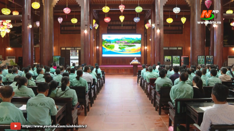 Bồi dưỡng kiến thức, ứng xử văn minh du lịch cho người l&aacute;i đ&ograve; tại Khu du lịch sinh th&aacute;i Tr&agrave;ng An