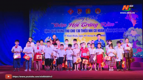 Đ&ecirc;m hội trăng rằm của c&aacute;c em thiếu nhi c&oacute; ho&agrave;n cảnh kh&oacute; khăn