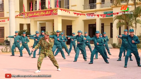 Kim Sơn huấn luyện d&acirc;n qu&acirc;n tự vệ năm thứ nhất