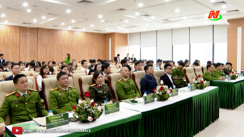 Tuy&ecirc;n truyền ph&ograve;ng ngừa tội phạm cướp t&agrave;i sản tại ng&acirc;n h&agrave;ng
