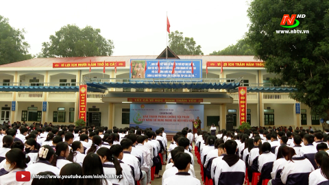 Chuy&ecirc;n đề gi&aacute;o dục kỹ năng sống cho học sinh v&agrave; đấu tranh ph&ograve;ng chống tội phạm
