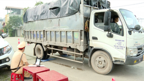 Trừ điểm giấy ph&eacute;p l&aacute;i xe: Siết chặt &yacute; thức tham gia giao th&ocirc;ng